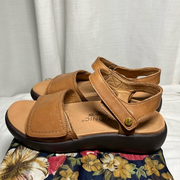 Vionic awaken RX tan NWOB - 6 - Picture 5 of 13